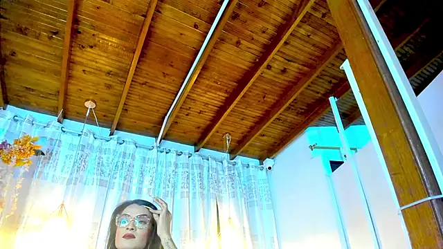 Snapshot of ZAMMIRA chatting on October 14, 2025, 3:51 am ZAMMIRA online show from October 14, 2025, 3:51 am