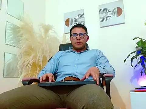 Damian ferrer01 online show from October 14, 2025, 2:34 am