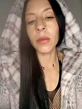 you yuyuu online show from October 19, 2025, 2:12 am