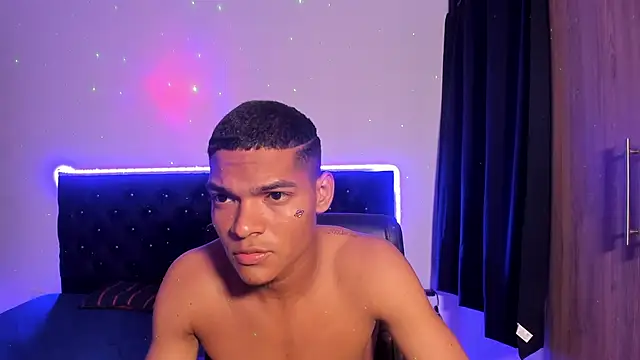 Snapshot of isaac_master77 chatting on October 9, 2025, 4:54 am isaac master77 online show from October 9, 2025, 4:54 am