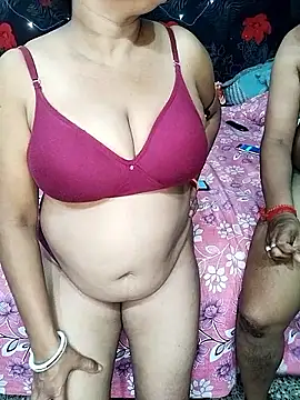 Snapshot of modhu82 chatting on November 6, 2025, 6:20 pm modhu82 online show from November 6, 2025, 6:20 pm