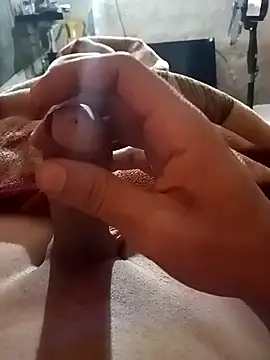 Snapshot of Brunim1869 chatting on February 15, 2026, 5:37 am Brunim1869 online show from February 15, 2026, 5:37 am