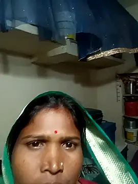 Hot hat online show from October 10, 2025, 3:33 pm