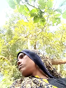 Snapshot of Cutsedi3 chatting on October 15, 2025, 10:48 am Cutsedi3 online show from October 15, 2025, 10:48 am