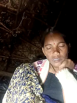 Snapshot of Cutsedi3 chatting on October 21, 2025, 11:05 pm Cutsedi3 online show from October 21, 2025, 11:05 pm