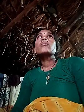 Snapshot of Cutsedi3 chatting on October 31, 2025, 10:49 am Cutsedi3 online show from October 31, 2025, 10:49 am