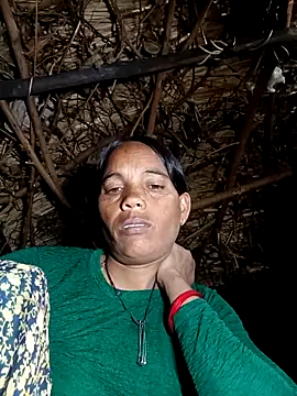 Snapshot of Cutsedi3 chatting on November 2, 2025, 9:39 pm Cutsedi3 online show from November 2, 2025, 9:39 pm