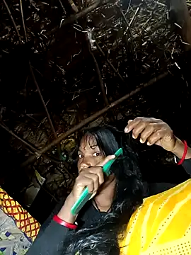 Snapshot of Cutsedi3 chatting on November 4, 2025, 9:47 pm Cutsedi3 online show from November 4, 2025, 9:47 pm