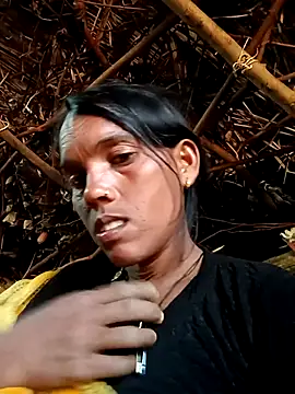 Snapshot of Cutsedi3 chatting on November 5, 2025, 9:53 am Cutsedi3 online show from November 5, 2025, 9:53 am