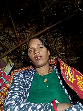 Cutsedi3 online show from November 7, 2025, 11:27 pm