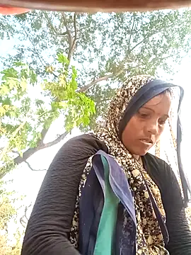 Cutsedi3 online show from November 19, 2025, 10:59 am