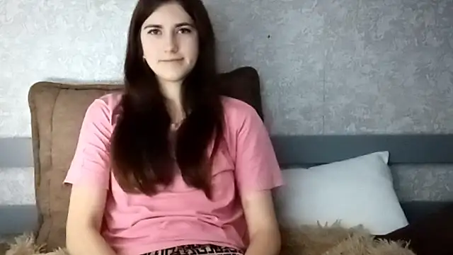 Snapshot of AliceNova chatting on October 27, 2025, 6:06 am AliceNova online show from October 27, 2025, 6:06 am