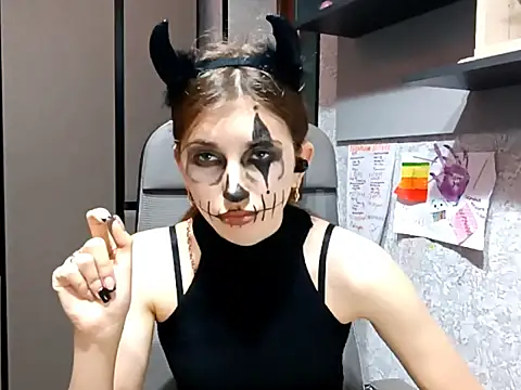 Snapshot of AliceNova chatting on October 30, 2025, 5:42 am AliceNova online show from October 30, 2025, 5:42 am