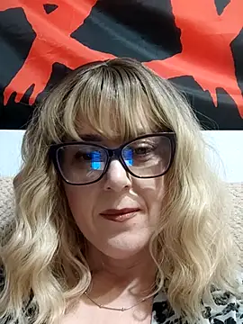 Amelialove42 online show from February 17, 2026, 7:31 pm