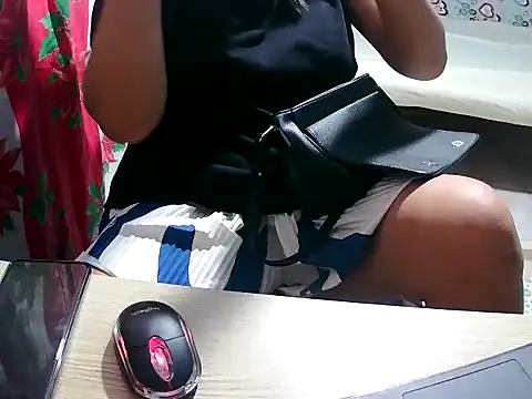 Snapshot of PussyCherry chatting on December 15, 2025, 11:14 am PussyCherry online show from December 15, 2025, 11:14 am