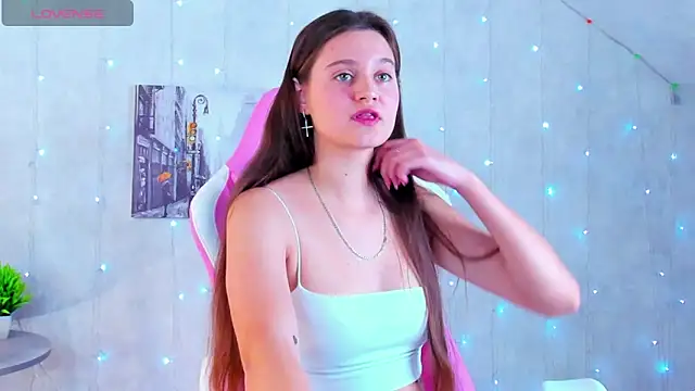 Snapshot of Renesmy_Black chatting on October 21, 2025, 12:33 am Renesmy Black online show from October 21, 2025, 12:33 am