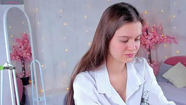 Renesmy Black online show from February 2, 2026, 11:36 pm