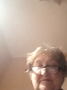 Katherine735 online show from November 12, 2025, 4:40 pm