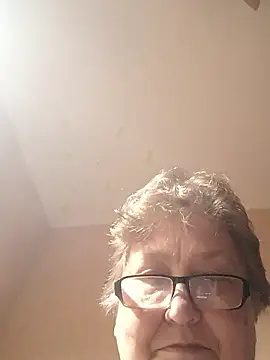 Katherine735 online show from January 14, 2026, 7:52 pm