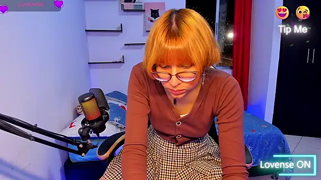 LolyCore X online show from October 24, 2025, 2:52 am