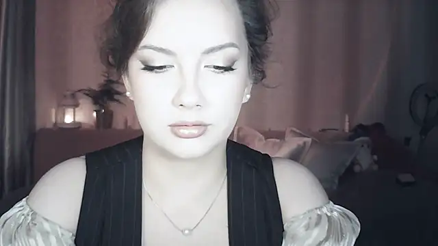 Snapshot of MoodieMira chatting on May 17, 2026, 6:59 pm MoodieMira online show from May 17, 2026, 6:59 pm