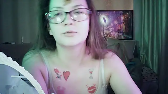 MoodieMira online show from June 24, 2026, 9:25 pm