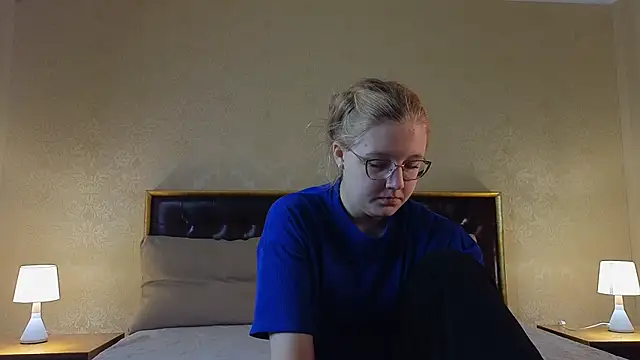 Snapshot of AlinaAldrete chatting on October 17, 2025, 4:26 am AlinaAldrete online show from October 17, 2025, 4:26 am