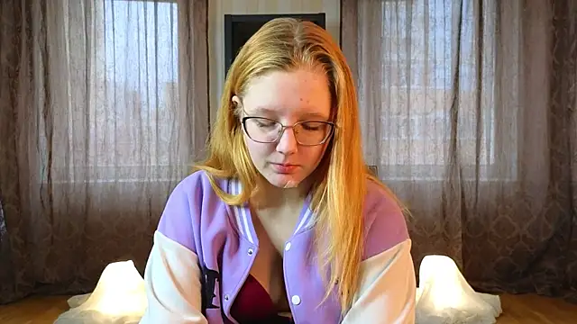 Snapshot of AlinaAldrete chatting on November 8, 2025, 8:03 am AlinaAldrete online show from November 8, 2025, 8:03 am