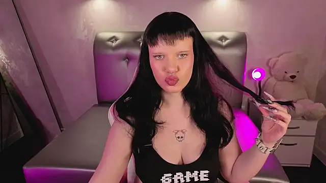 MaqueenWinsor online show from October 14, 2025, 5:14 pm