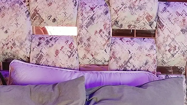 emma2 sm online show from November 2, 2025, 12:07 pm