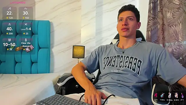 Snapshot of Tyler__Colt chatting on October 17, 2025, 7:38 pm Tyler Colt online show from October 17, 2025, 7:38 pm