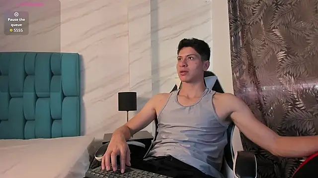 Snapshot of Tyler__Colt chatting on October 28, 2025, 7:05 pm Tyler Colt online show from October 28, 2025, 7:05 pm