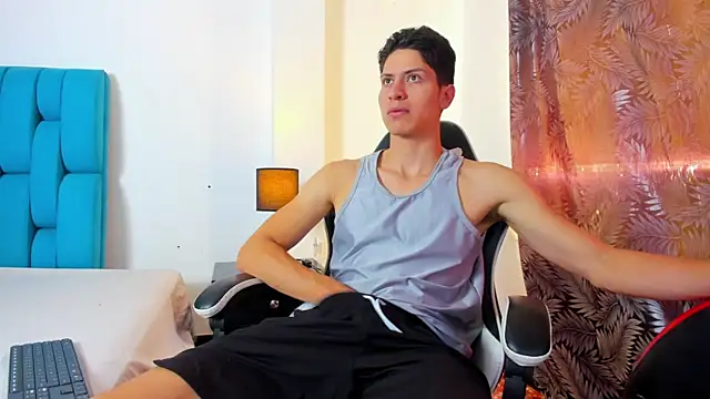 Snapshot of Tyler__Colt chatting on November 7, 2025, 6:52 pm Tyler Colt online show from November 7, 2025, 6:52 pm