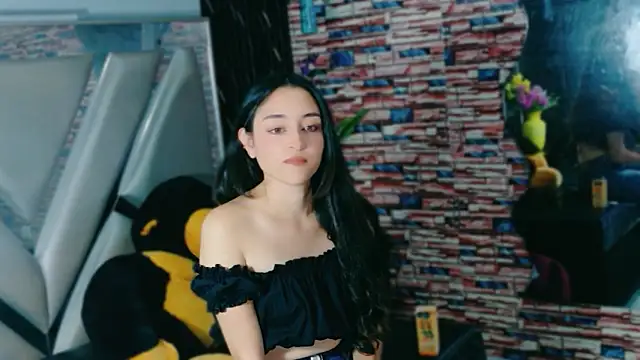 Snapshot of Donna_Flor chatting on October 10, 2025, 12:48 pm Donna Flor online show from October 10, 2025, 12:48 pm