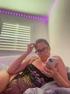 ThatBratCartier online show from November 30, 2025, 8:02 pm