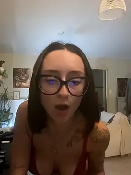 honeymalou online show from October 30, 2025, 6:08 pm