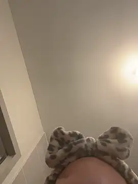 honeymalou online show from November 3, 2025, 7:26 pm