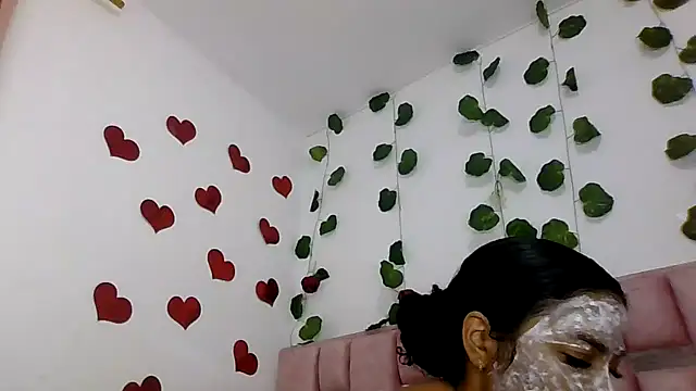 abby moss 2 online show from March 3, 2026, 12:33 pm