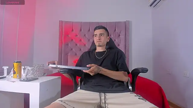 Ethan Boy  online show from October 13, 2025, 8:20 pm