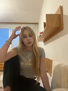 JudithCarly online show from November 2, 2025, 3:47 pm