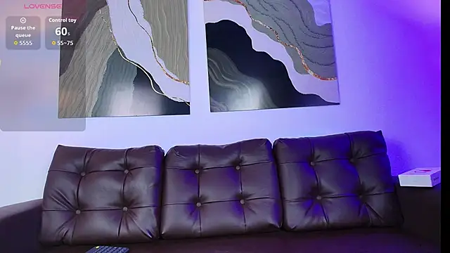 Snapshot of Nia_Blum chatting on October 23, 2025, 3:17 am Nia Blum online show from October 23, 2025, 3:17 am