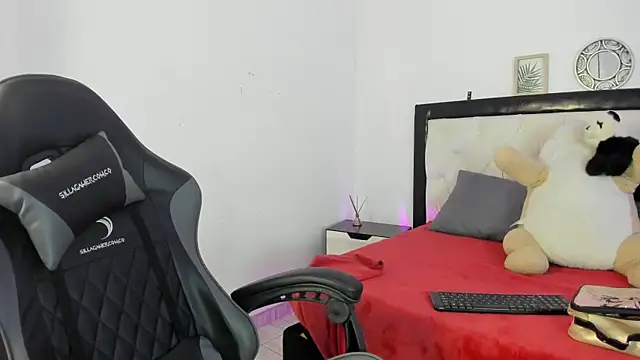 Snapshot of Barbieteeen chatting on November 6, 2025, 5:19 am Barbieteeen online show from November 6, 2025, 5:19 am