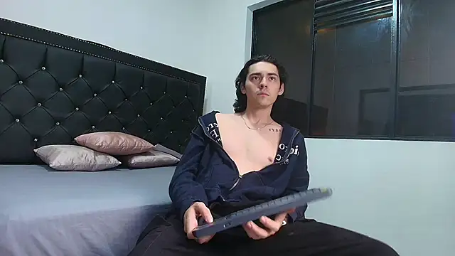 AngelMonets online show from October 27, 2025, 12:20 pm