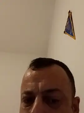 Snapshot of jjLARAY chatting on October 13, 2025, 12:32 am jjLARAY online show from October 13, 2025, 12:32 am