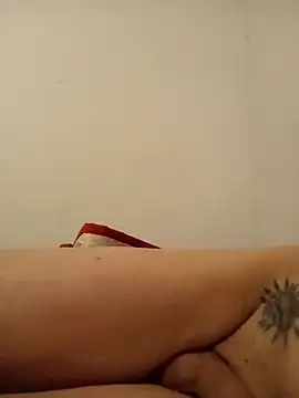 Snapshot of jjLARAY chatting on October 31, 2025, 1:06 am jjLARAY online show from October 31, 2025, 1:06 am