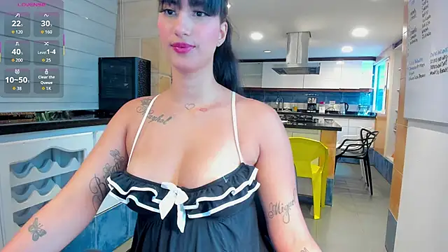 AllisonDoll  online show from October 25, 2025, 2:35 pm