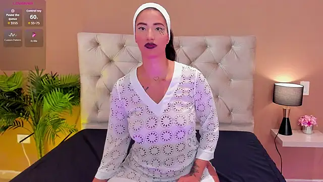 AllisonDoll  online show from October 31, 2025, 2:51 pm