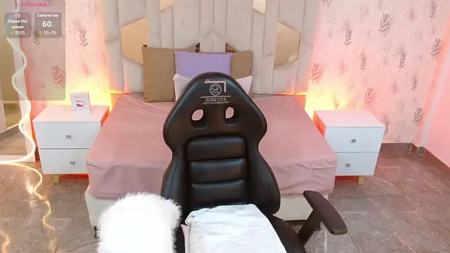 Snapshot of MARIANA_TAY1 chatting on October 25, 2025, 3:03 am MARIANA TAY1 online show from October 25, 2025, 3:03 am