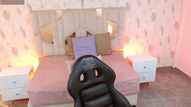 Snapshot of MARIANA_TAY1 chatting on October 26, 2025, 3:01 am MARIANA TAY1 online show from October 26, 2025, 3:01 am