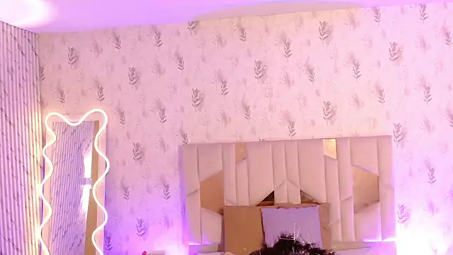 Snapshot of MARIANA_TAY1 chatting on October 31, 2025, 3:07 am MARIANA TAY1 online show from October 31, 2025, 3:07 am